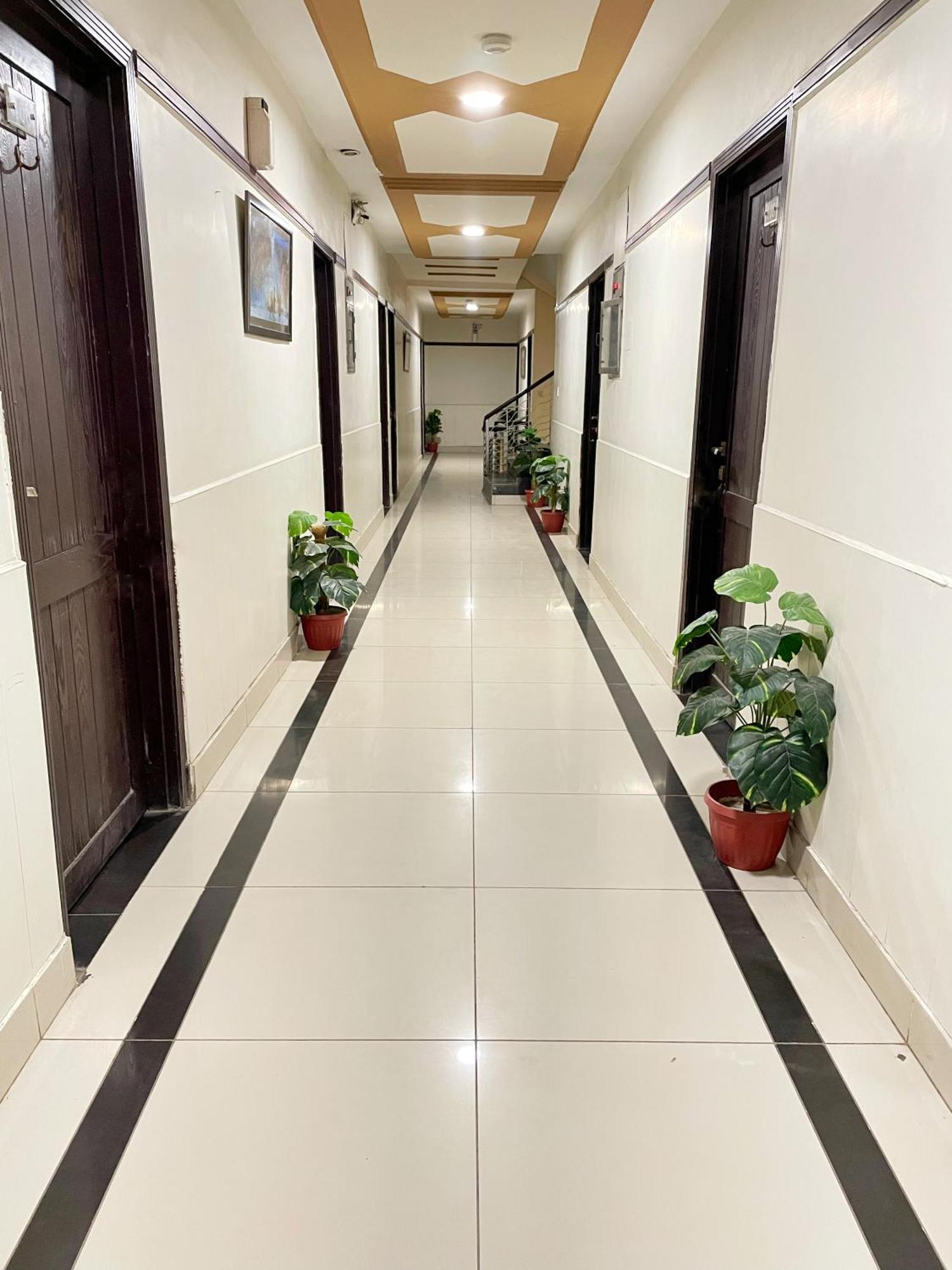 The Grand Hotel Multan Exterior foto